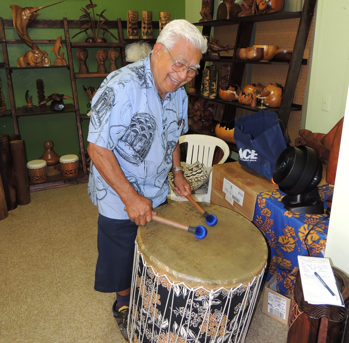 ika-vea-in-his-shop
